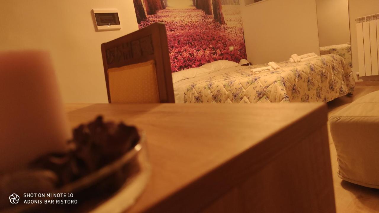 Adonis Hotel Castelvecchio Calvisio Ngoại thất bức ảnh