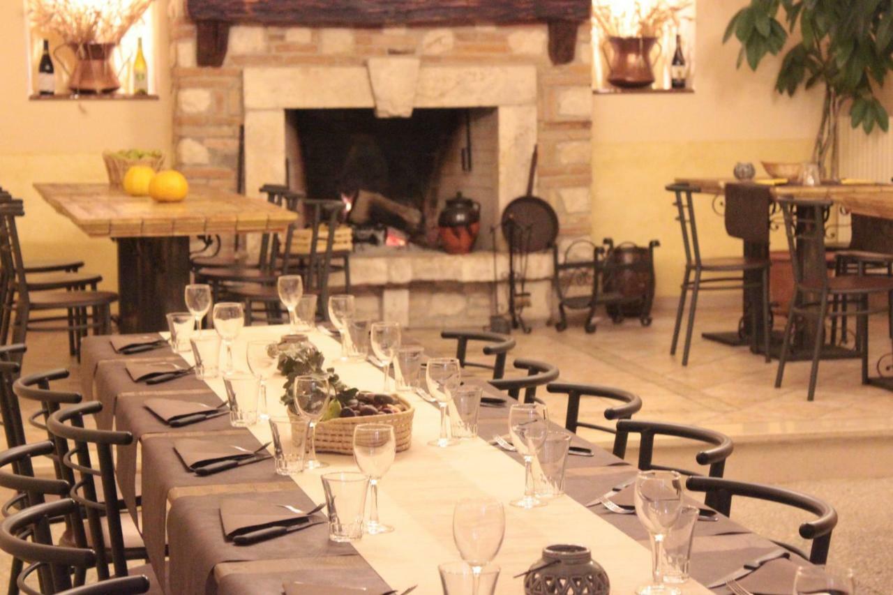 Adonis Hotel Castelvecchio Calvisio Ngoại thất bức ảnh