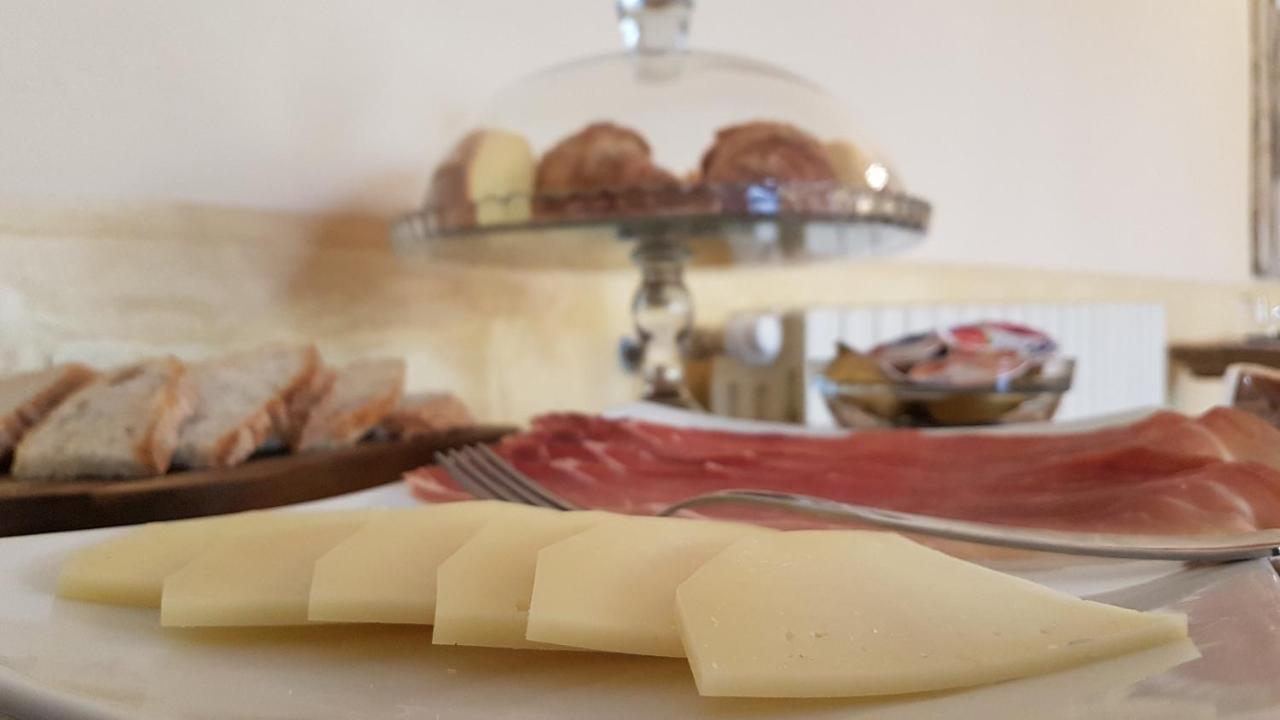 Adonis Hotel Castelvecchio Calvisio Ngoại thất bức ảnh